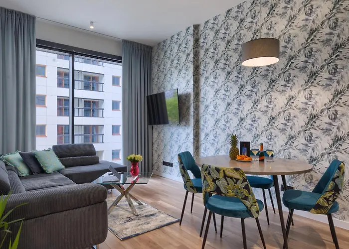 Towarowa Towers Suites